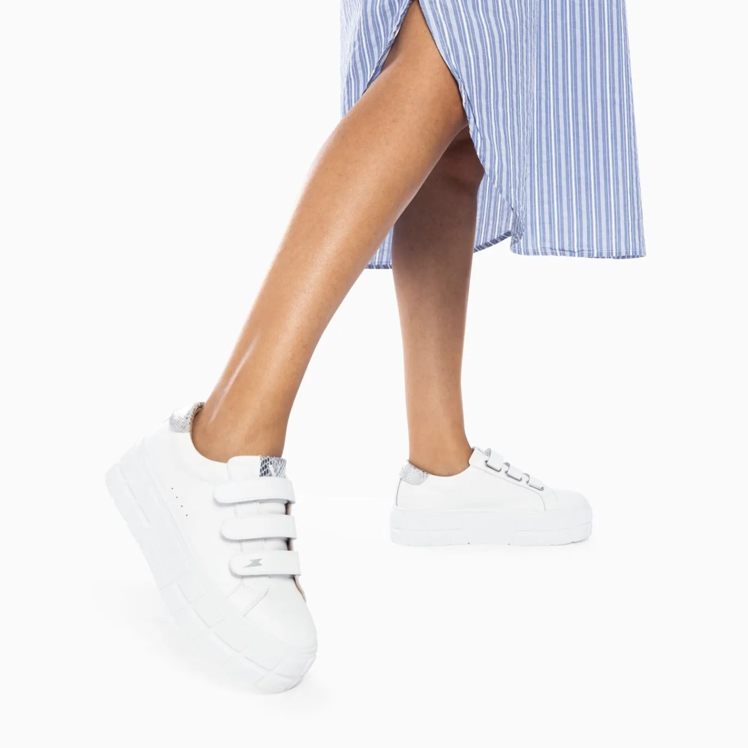 Vanessa Wu Sneakers>Baskets Angela Blanc Et Argent Serpent A Plateforme