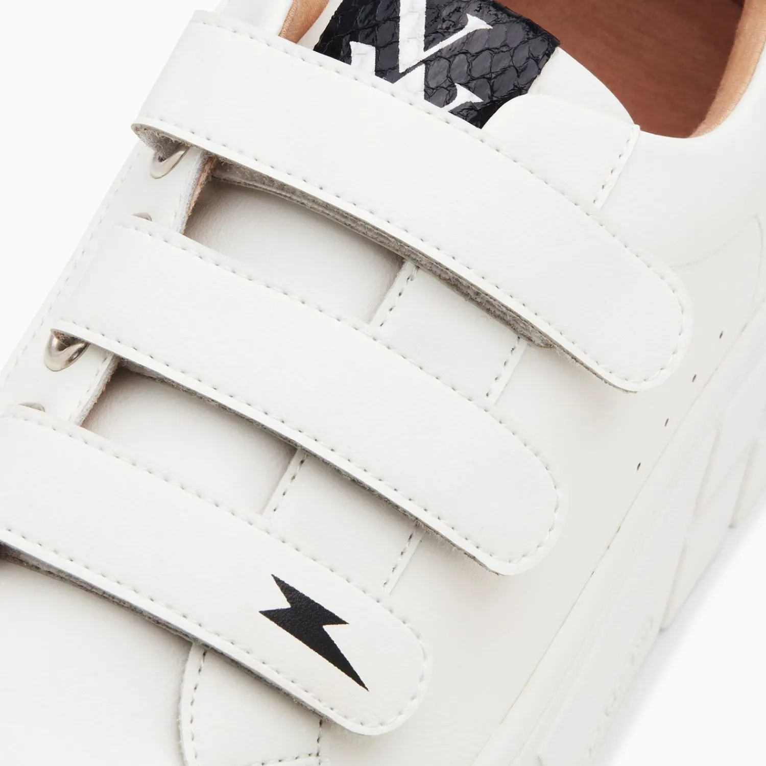 Vanessa Wu Sneakers>Baskets Angela Blanc Et Noir Serpent A Plateforme