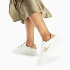 Vanessa Wu Sneakers>Baskets Eclair Camelia Blanc Et Beige A Scratchs