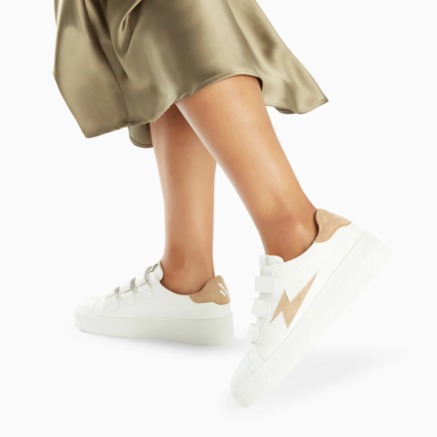 Vanessa Wu Sneakers>Baskets Eclair Camelia Blanc Et Beige A Scratchs