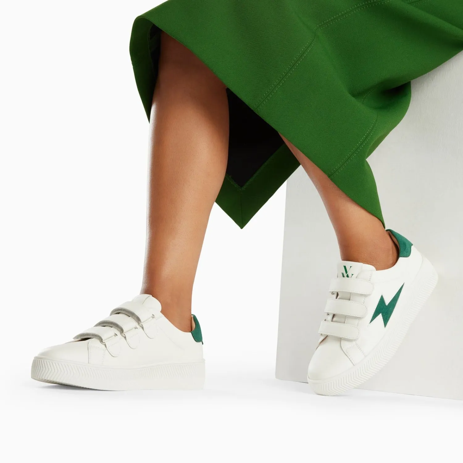 Vanessa Wu Sneakers>Baskets Eclair Camelia Blanc Et Vert Sapin A Scratchs