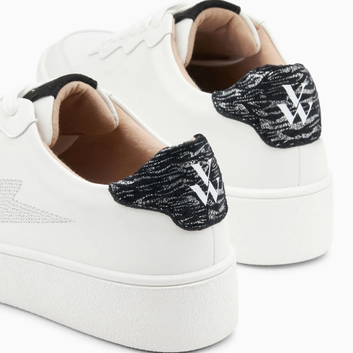 Vanessa Wu Sneakers>Baskets Eclair Carolane Blanc Et Noir Imprime Zebre A Lacets