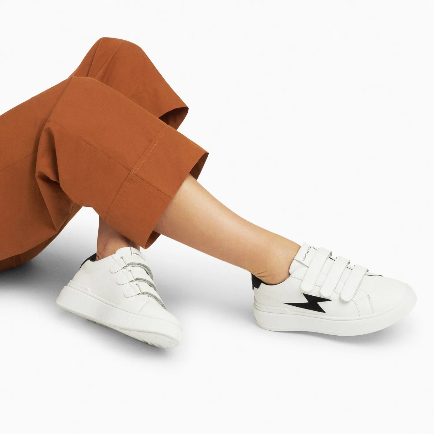 Vanessa Wu Sneakers>Baskets Eclair Fanny Blanc Et Noir A Scratchs