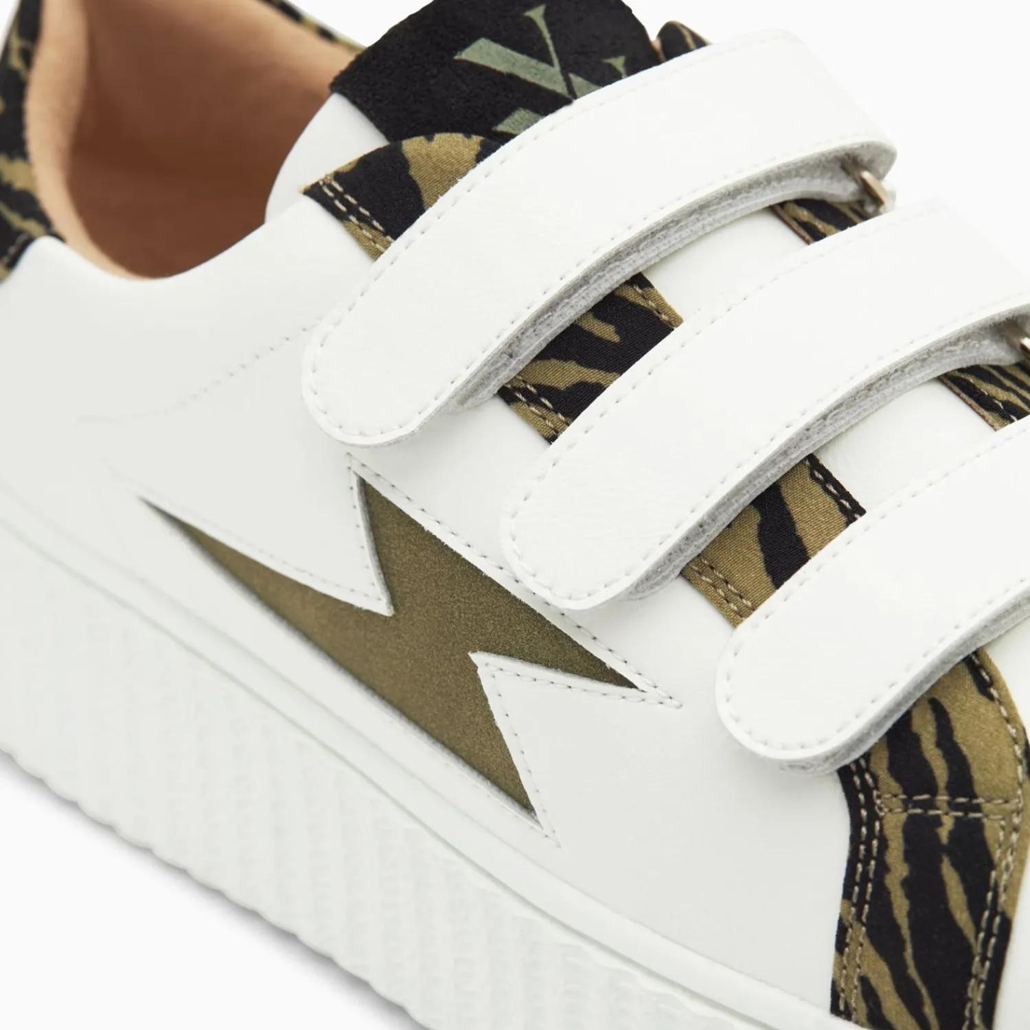 Vanessa Wu Sneakers>Baskets Eclair Ingrid Blanc Et Kaki Imprime Zebre A Scratchs