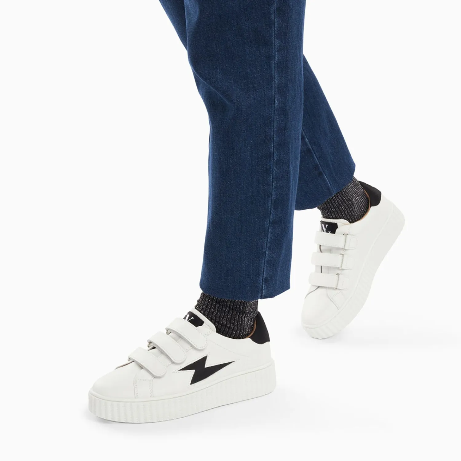 Vanessa Wu Sneakers>Baskets Eclair Larissa Blanc Et Noir Satin A Scratchs