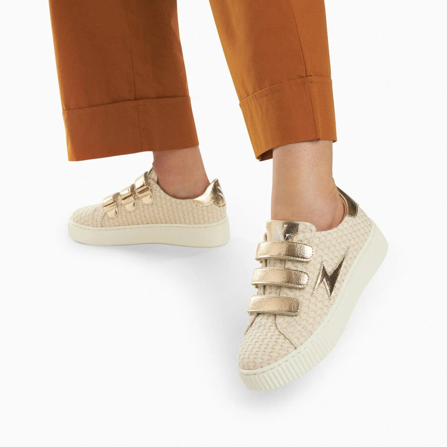 Vanessa Wu Sneakers>Baskets Eclair Louise Beige Et Or A Scratchs