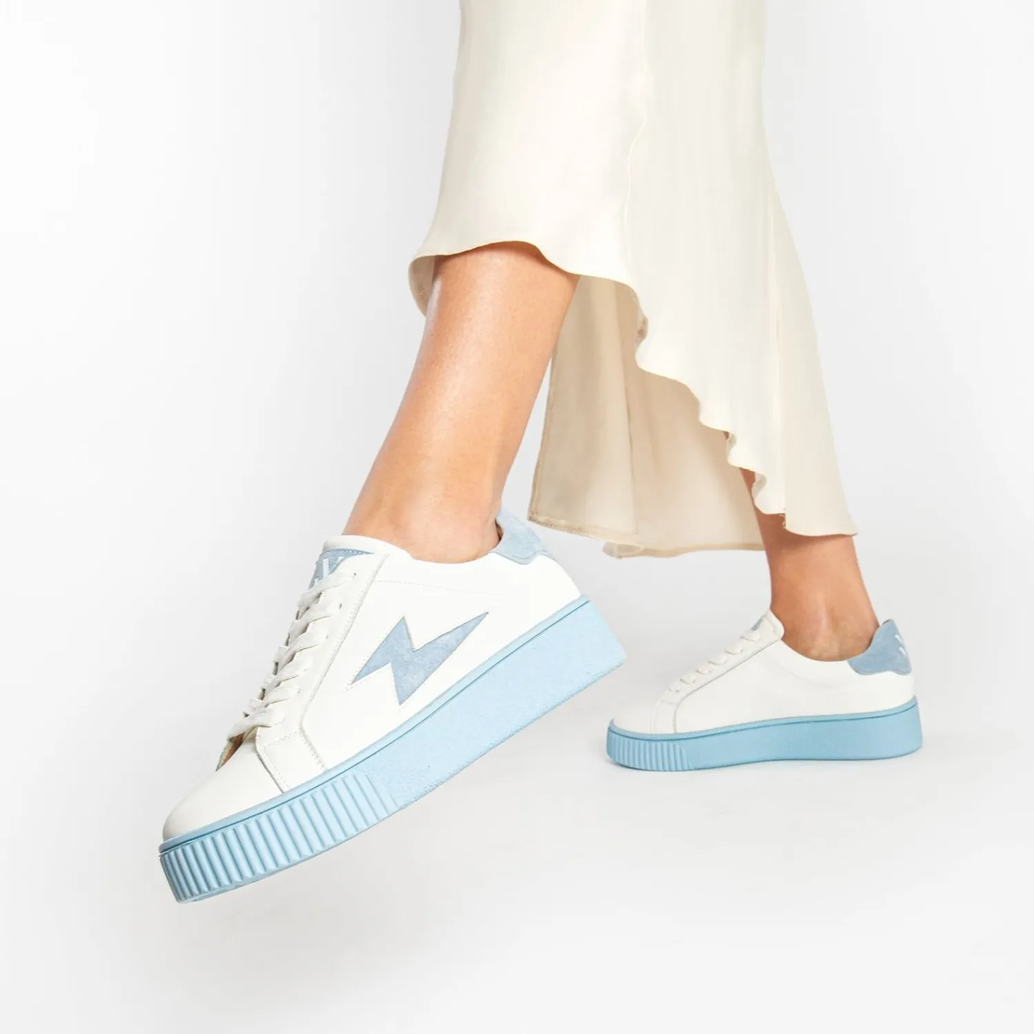 Vanessa Wu Sneakers>Baskets Eclair Melany Blanches A Semelle Bleue