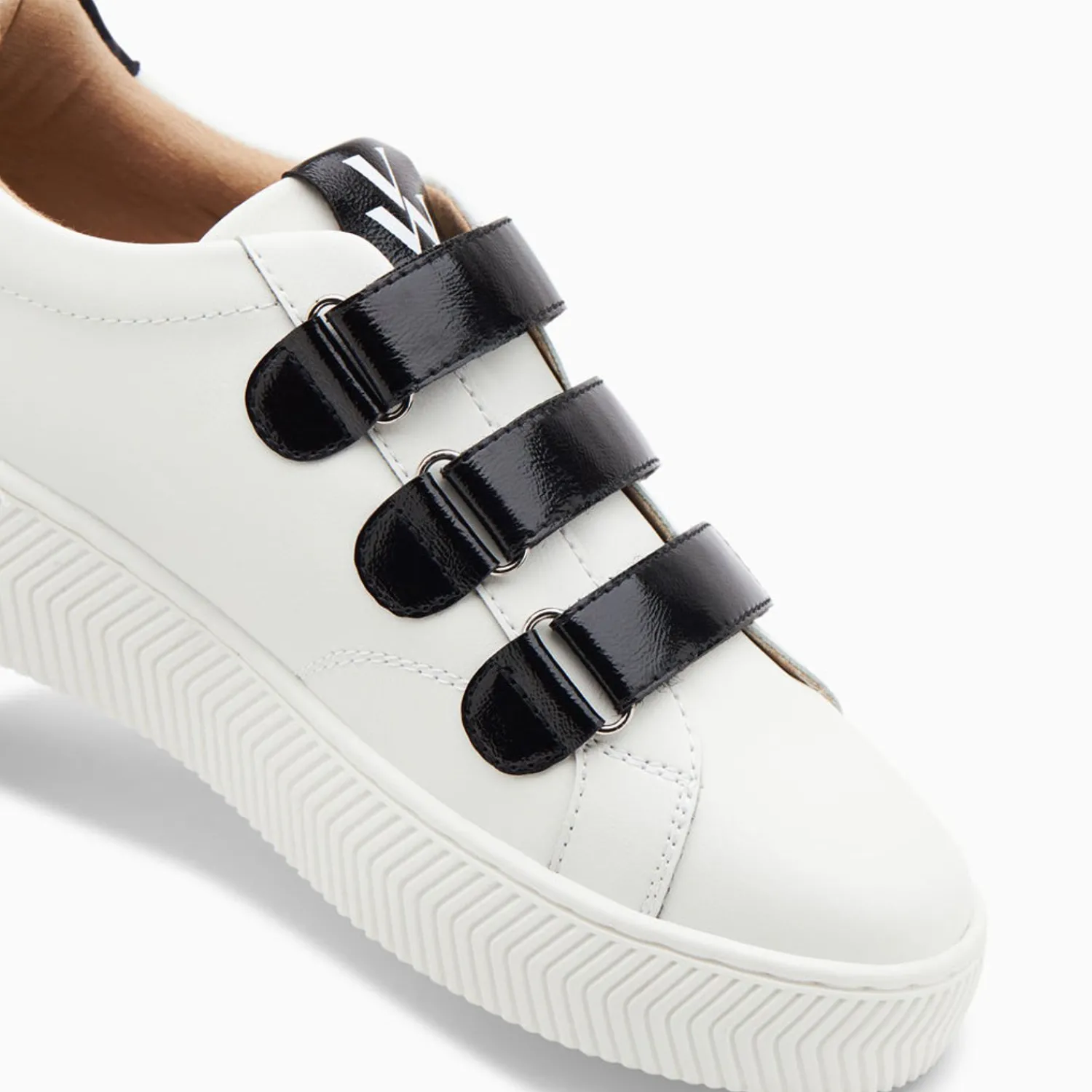 Vanessa Wu Sneakers>Baskets Eclair Oxanna Blanches A Scratchs Noirs