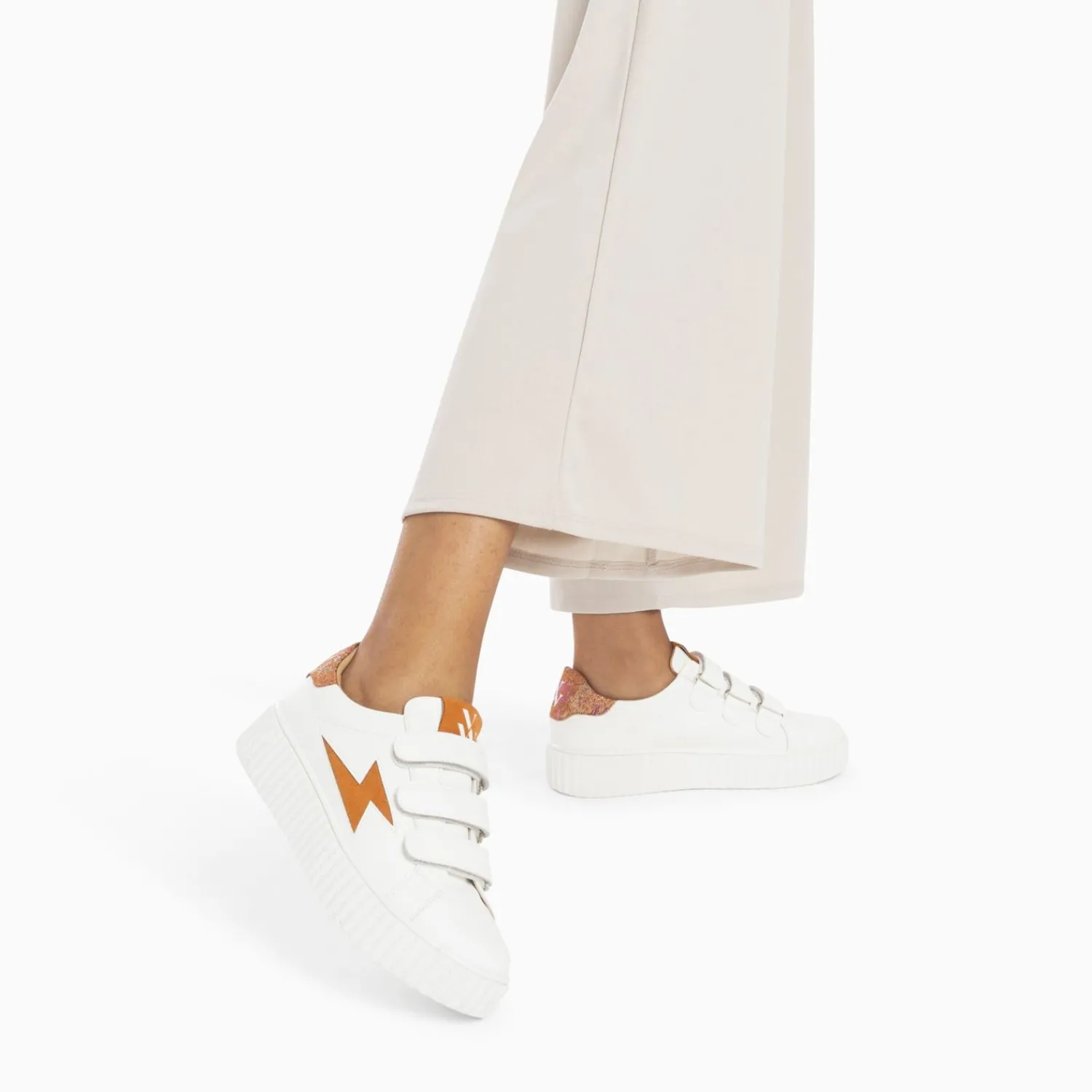 Vanessa Wu Sneakers>Baskets Eclair Susan Blanc Et Ocre A Scratchs