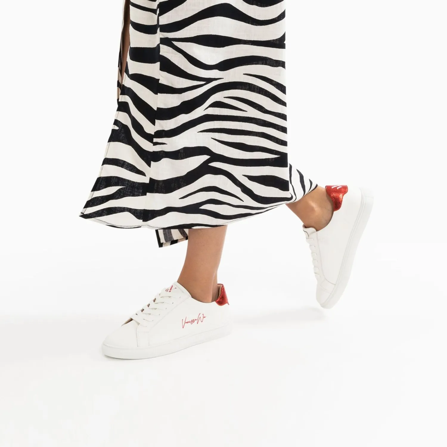 Vanessa Wu Sneakers>Baskets Isabella Blanc Et Rouge A Lacets