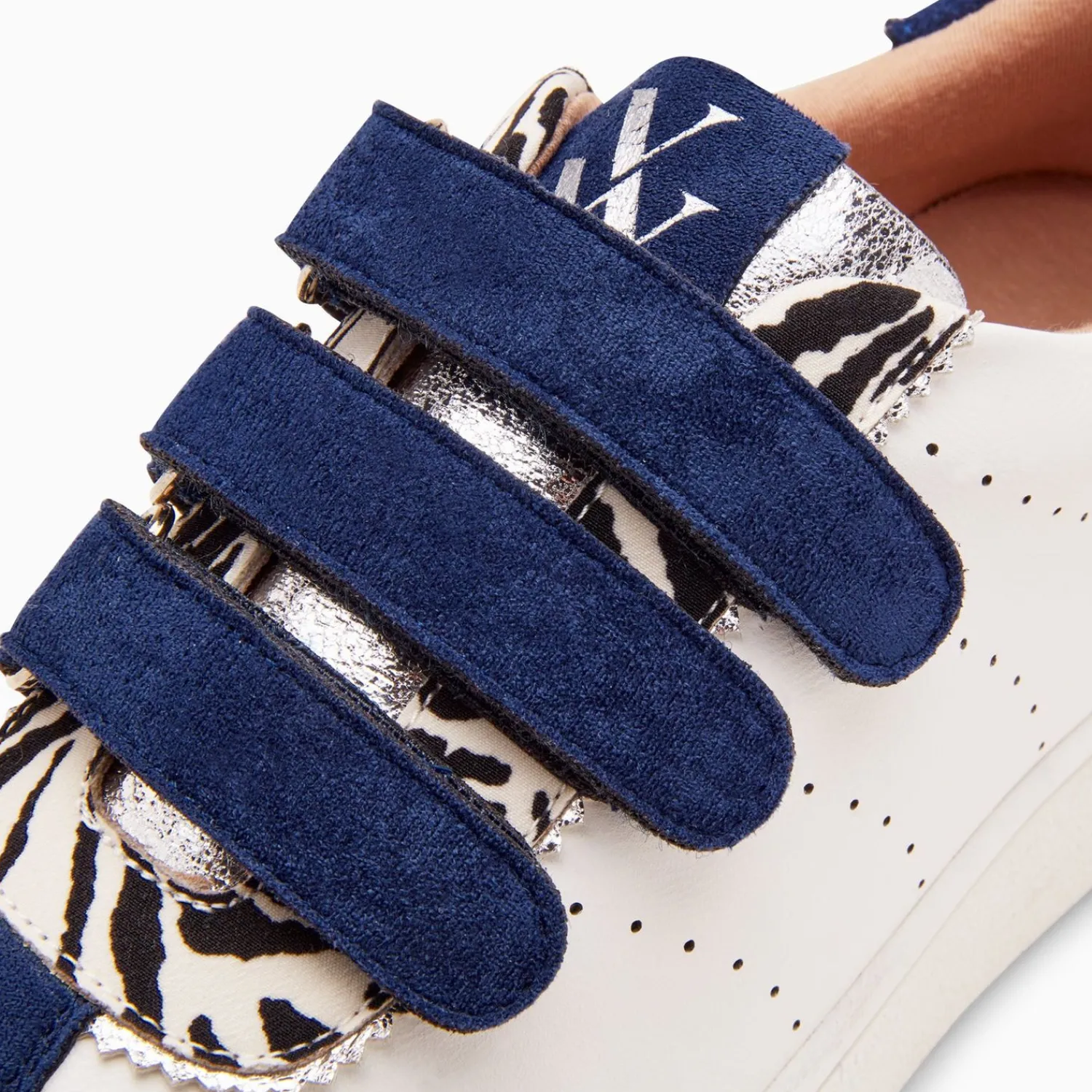 Vanessa Wu Sneakers>Baskets Marie Blanc Et Bleu Marine A Scratchs