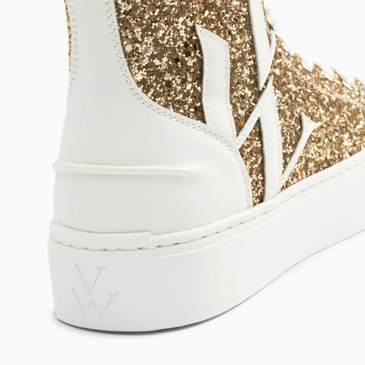 Vanessa Wu Sneakers>Baskets Monogramme Alix Montantes A Paillettes Or