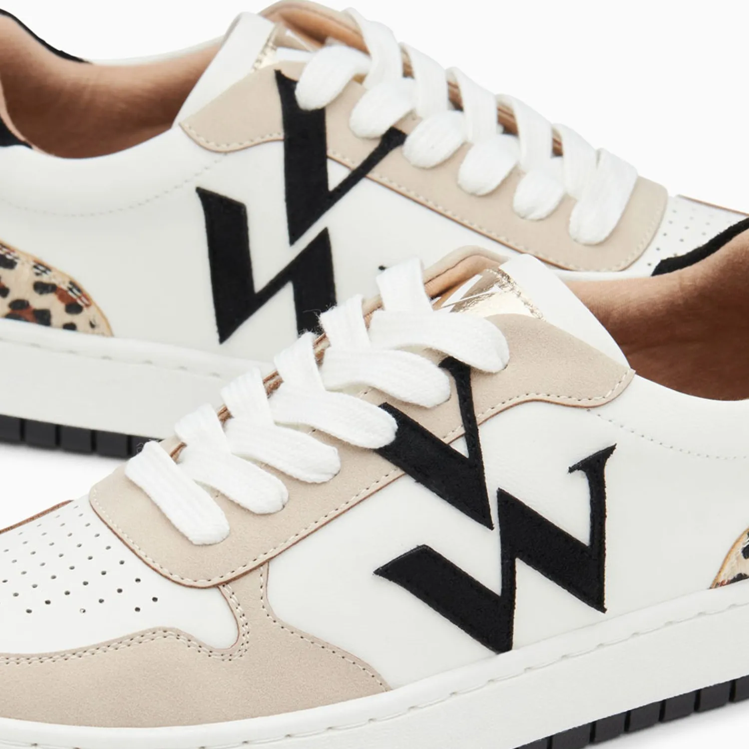 Vanessa Wu Sneakers>Baskets Monogramme Esmee Blanc Et Noir