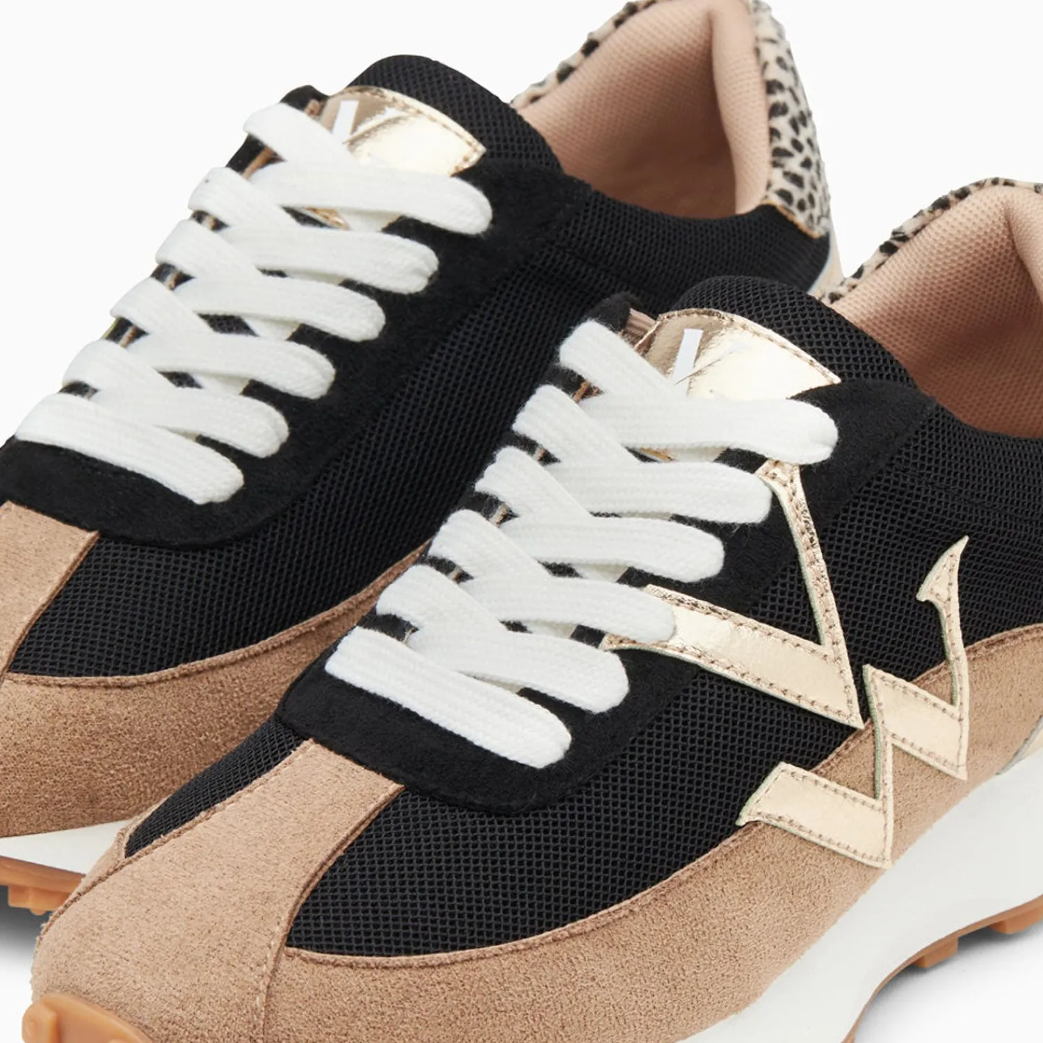 Vanessa Wu Sneakers>Baskets Monogramme Pia Beige Et Noir A Semelle Running
