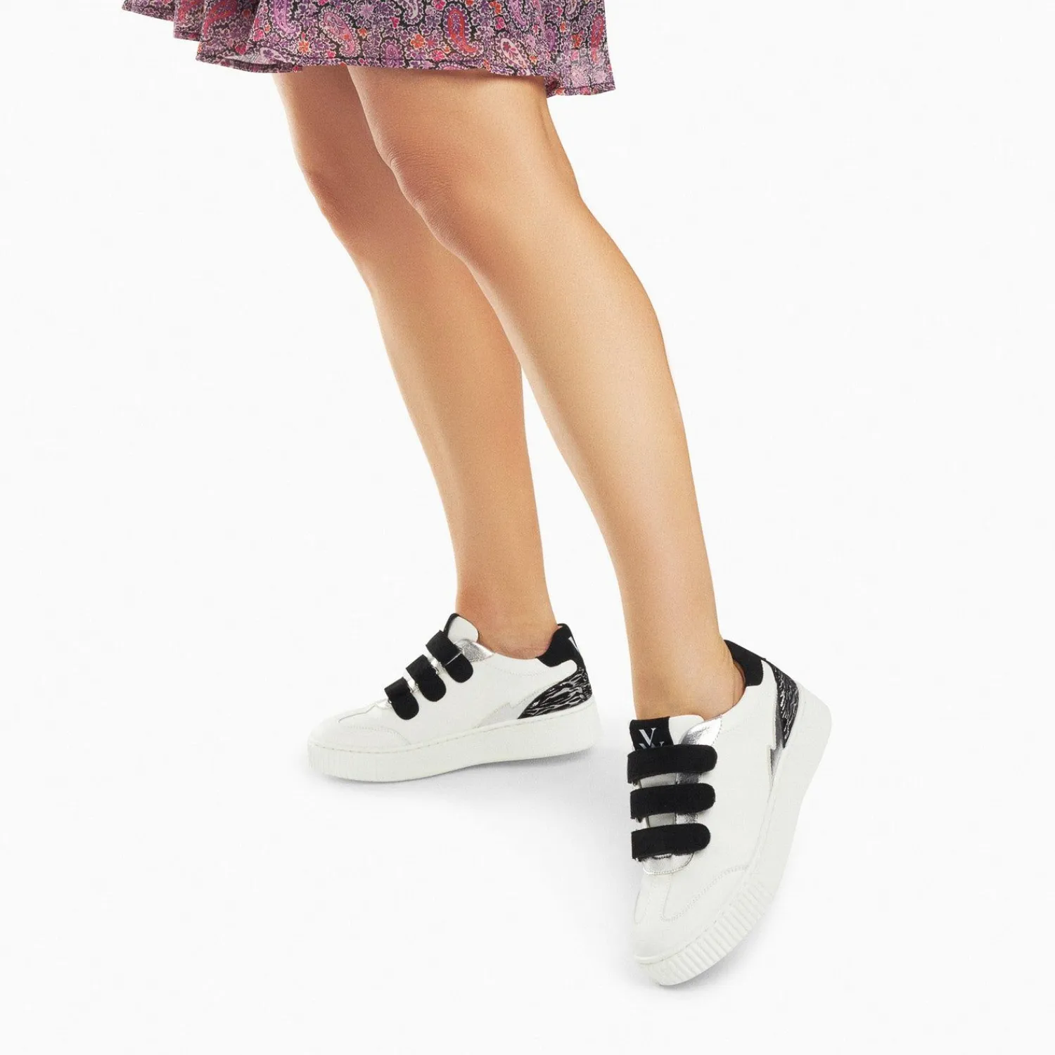 Vanessa Wu Sneakers>Baskets Nahia Blanc Et Argent A Scratchs Noirs