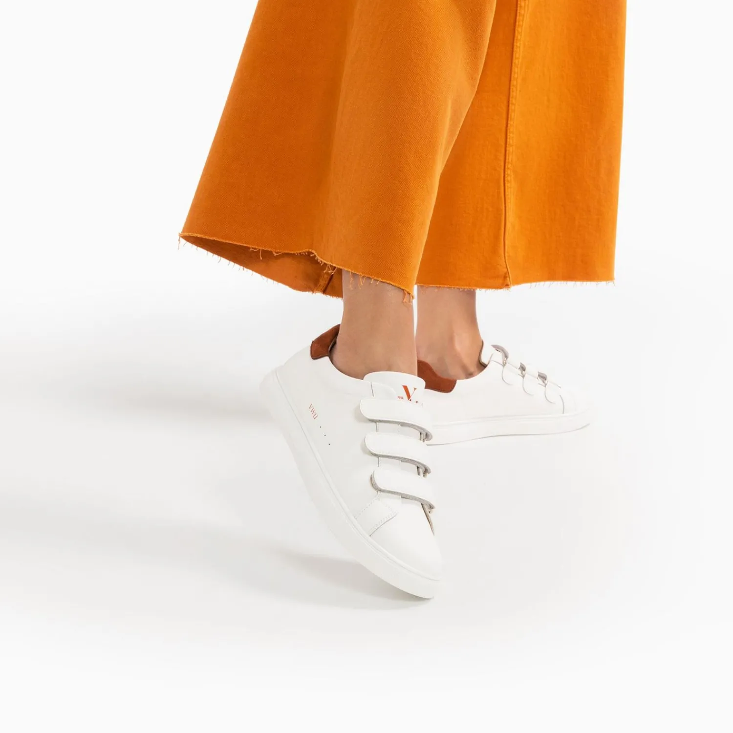 Vanessa Wu Sneakers>Baskets Nour Blanc Et Marron A Scratchs
