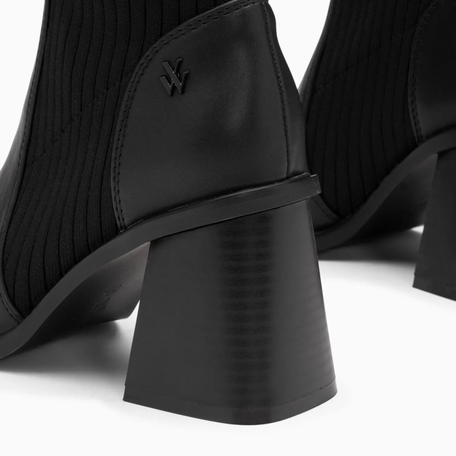 Vanessa Wu Bottines>Bottines Chaussettes Jinger Noires A Talon Trapeze