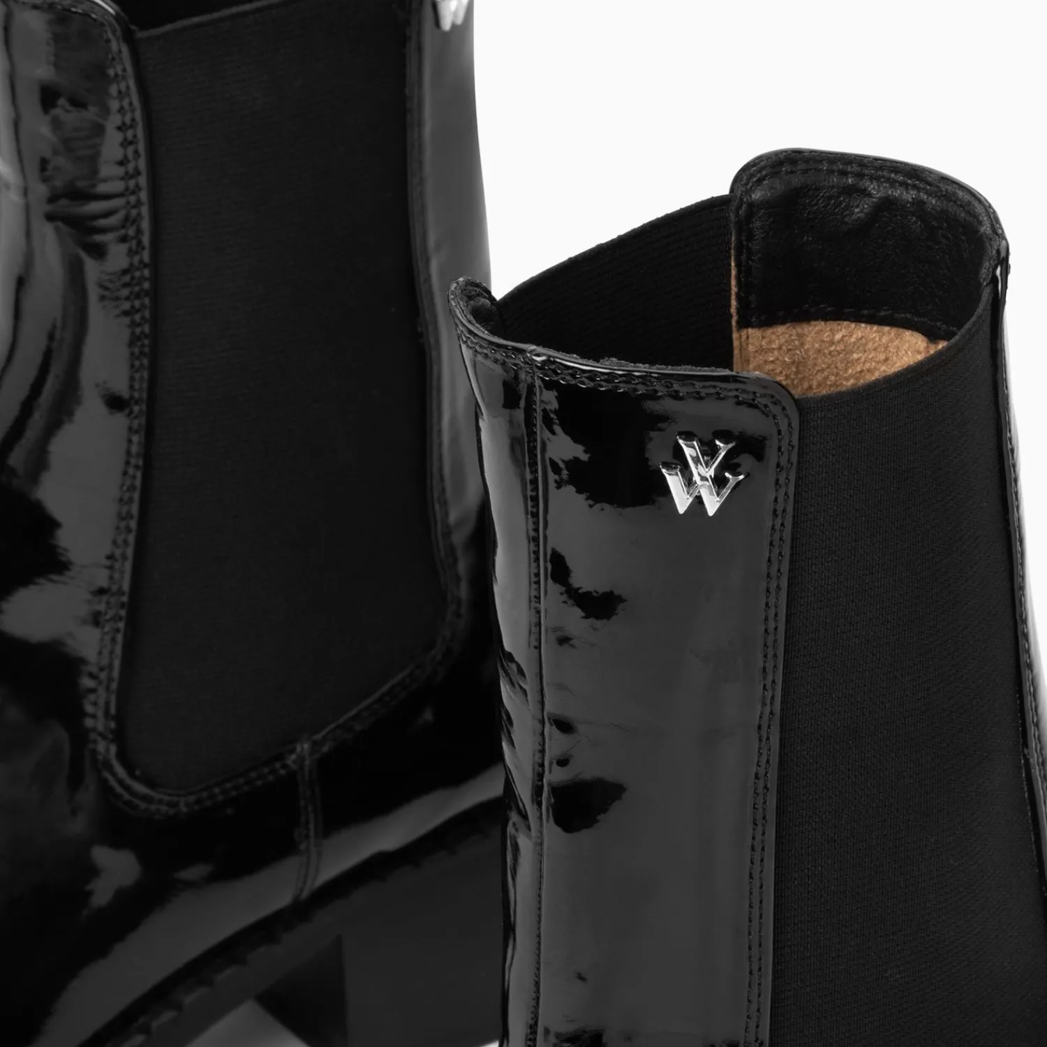 Vanessa Wu Bottines>Bottines Chelsea Carole Montantes Noires Vernies