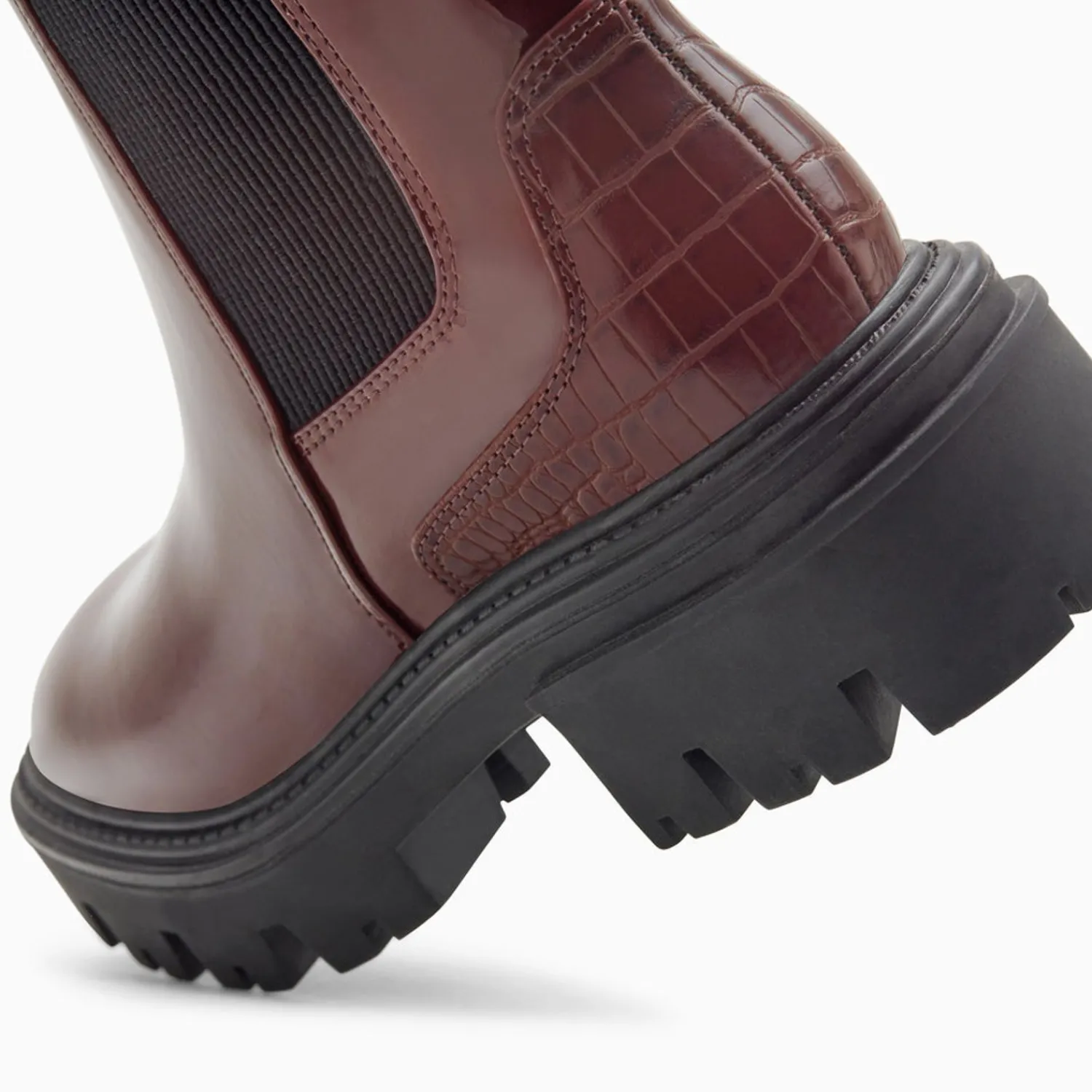 Vanessa Wu Bottines>Bottines Chelsea Pamela Bordeaux Vernies A Semelle Crantee