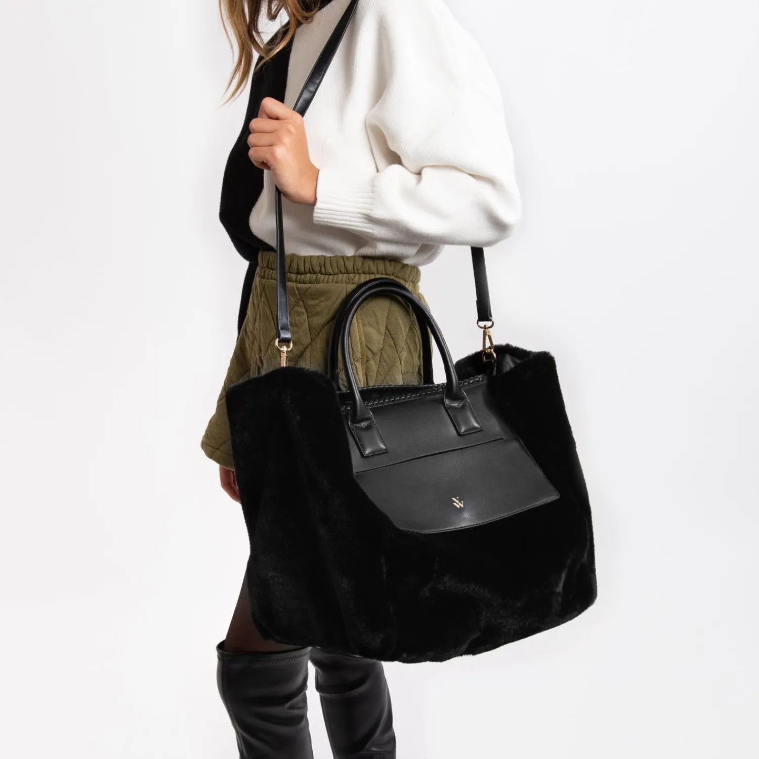 Vanessa Wu Sacs>Cabas Christiane Noir En Fausse Fourrure