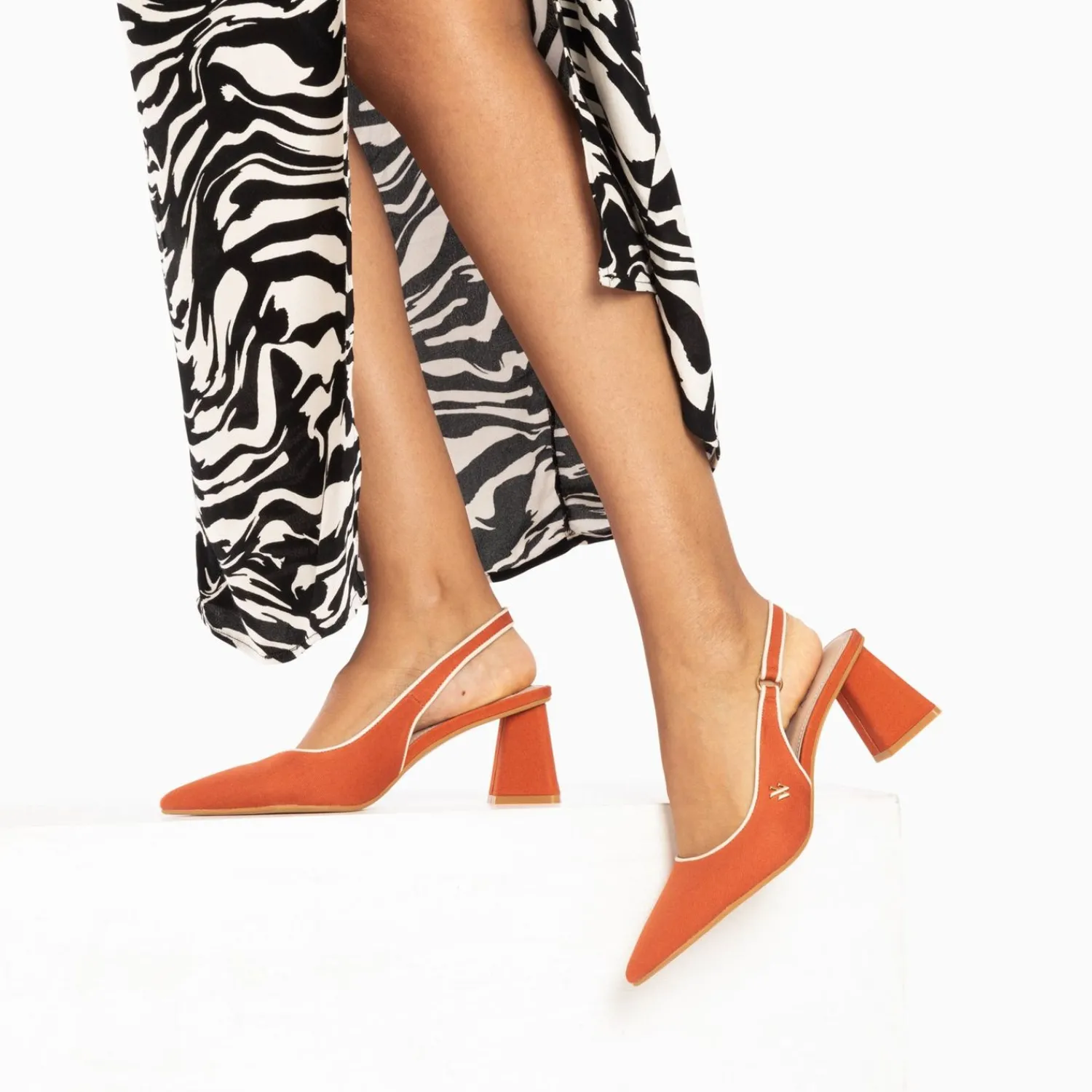 Vanessa Wu Escarpins>Escarpins Slingback Lara Orange A Bout Pointu