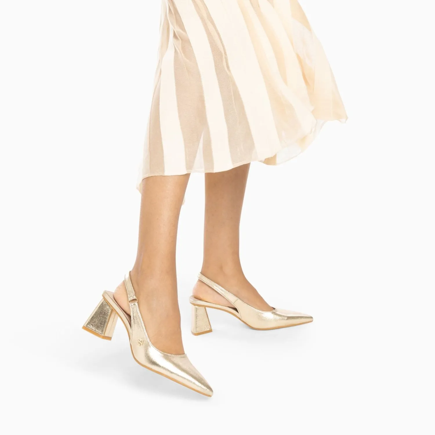 Vanessa Wu Escarpins>Escarpins Slingback Lara Or A Bout Pointu