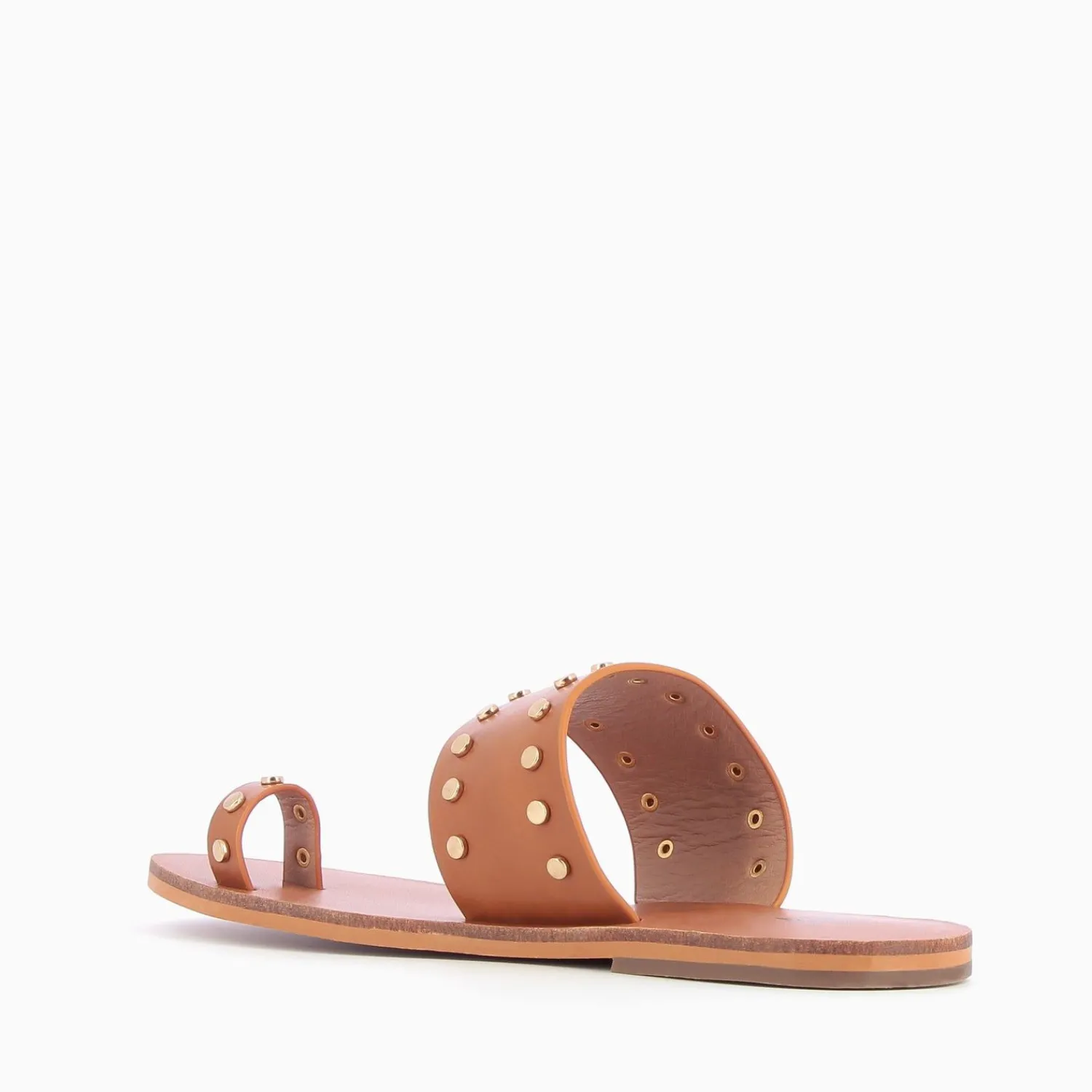 Vanessa Wu Sandales Plates>Mules Cloutees Laeticia Camel A Passe-Pouce