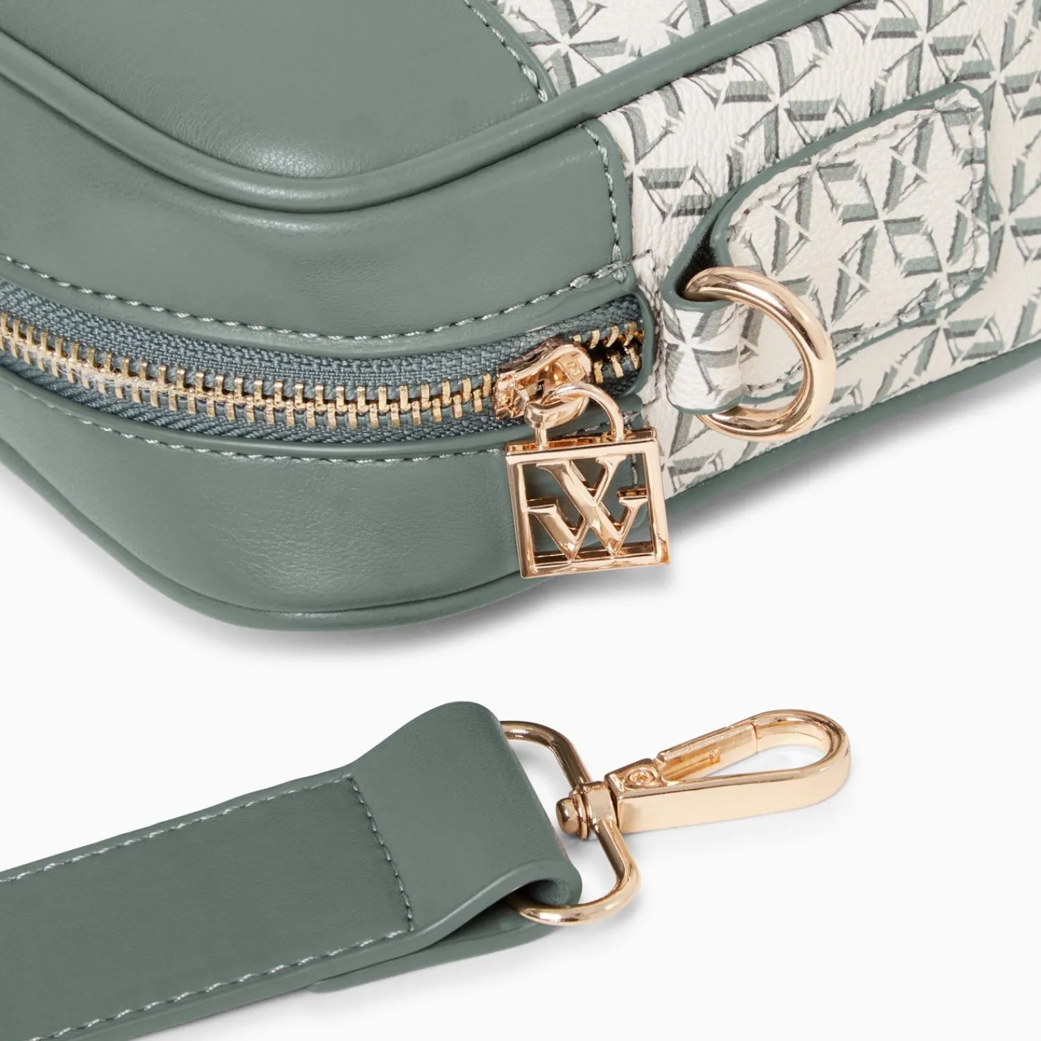 Vanessa Wu Sacs>Sacoche Manelle Verte A Toile Monogramme