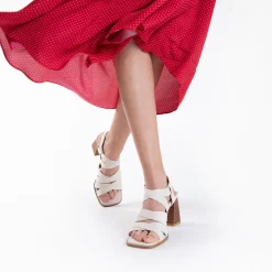 Vanessa Wu Sandales À Talon, Compensées>Sandales Carrie Beige Clair A Multibrides Croisees Et Talon Haut